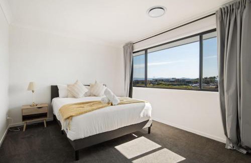 Gold Coast House | Serena by the Water Family Retreat in Hope Island