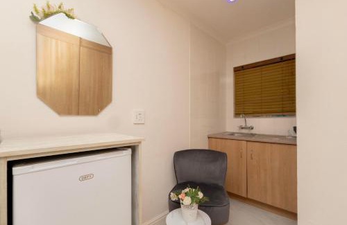 Cape Town House | Serena Inn room 2
