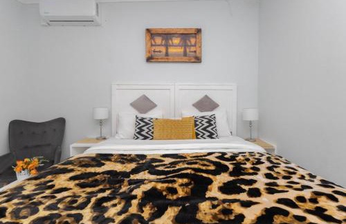 Cape Town House | Serena Inn Room 8