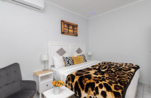 Cape Town House | Serena Inn Room 8