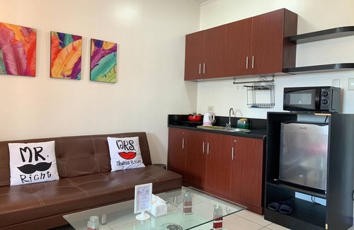 Ermita Night District Hotel | Serena's House - Manila