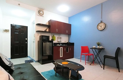 Ermita Night District Hotel | Serena's House - Manila