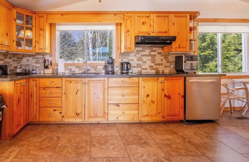 Eagle Lake Cottage | Serendipity - Five Bedroom Cottage, Sleeps 10