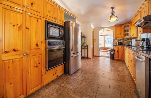 Eagle Lake Cottage | Serendipity - Five Bedroom Cottage, Sleeps 10