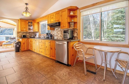 Eagle Lake Cottage | Serendipity - Five Bedroom Cottage, Sleeps 10