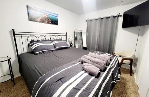 Oakhurst House | -Serendipity Lodge at Yosemite- BBQ-Full Kitchen-King Bed