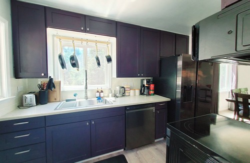 Oakhurst House | Serendipity Lodge @ Yosemite - BBQ/Kitchen/Wi-Fi/King Bed/Sleeps 8