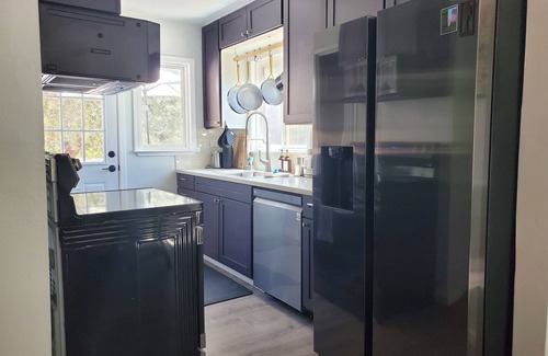 Oakhurst House | Serendipity Lodge @ Yosemite - BBQ/Kitchen/Wi-Fi/King Bed/Sleeps 8