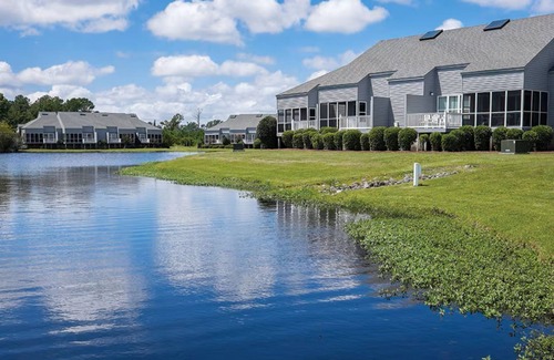 Fairfield Harbour Condo | Serene 1 Bedroom Getaway - Golf, Lake, Swim, Fish, Play, RELAX