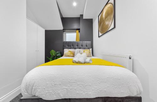 Peckham Apartment | Serene 2-Bed London Escape with Garden & Parking- Central Vibes, Suburban calm-Book Instantly & Save on Long Stays!