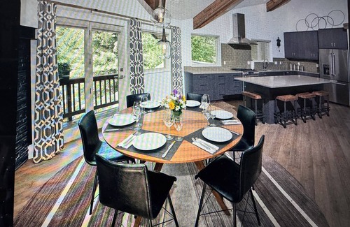 Intermountain House | Serene 3-bedroom 3.5 bath house with hot tub and parking next to the bus stop!
