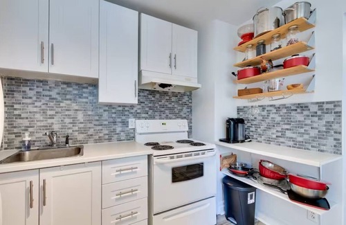 Hochelaga Apartment | Serene 3-bedroom apartment in Montreal