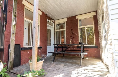 Hochelaga Apartment | Serene 3-bedroom apartment in Montreal