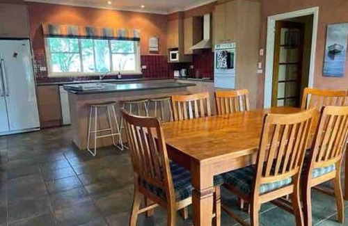 Swan Reach House | Serene 4BR Cottage Farm Spa Stay