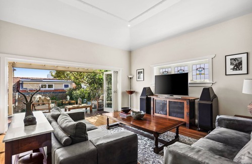 Bondi Junction House | Serene 4BR Home with Private Courtyard & BBQ
