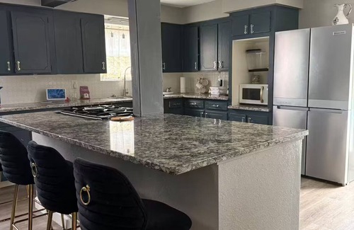 Edgebrook House | Serene 5-bedroom house with AC in vibrant Houston