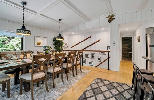 North Woodstock Ski Chalet | Serene 6-Bedroom Mountainside Chalet Retreat w/EV Charging