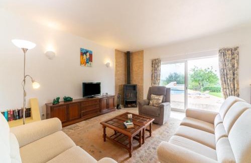 Silves House | Serene Algarve Escape with Pool