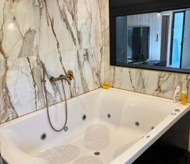 Stamata Apartment | Serene Anoixi Stay with Jacuzzi