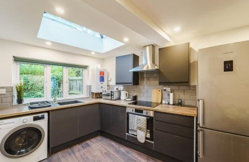 Moseley Apartment | Serene Apartment in Moseley