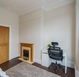 Moseley Apartment | Serene Apartment in Moseley