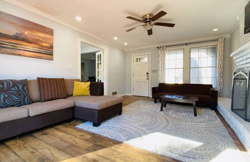Church Street House | Serene Azul Retreat 5mins from Atlanta Airport Pool area ready!!