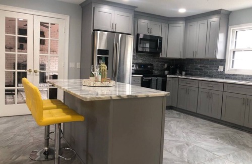 Church Street House | Serene Azul Retreat 5mins from Atlanta Airport Pool area ready!!