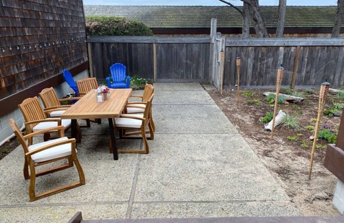 Castroville House | Serene beachfront getaway, breathtaking ocean views, steps from the beach!