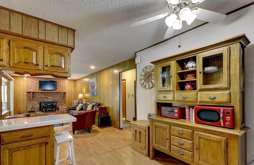 Rambo Riviera House | Serene Beaver Lake Getaway w/ Covered Porch!