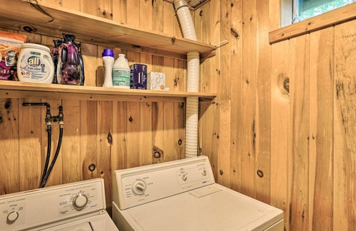 Otis Cabin | Serene Berkshires Cabin w/ Deck & Fire Pit!