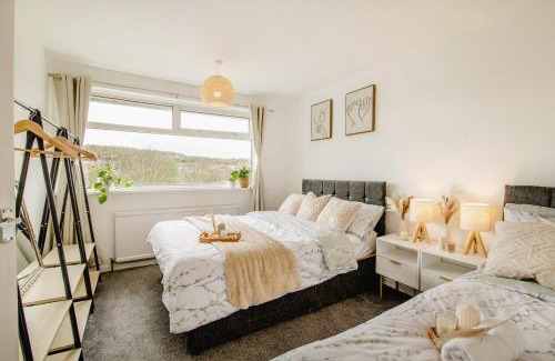 Rotherham House | Serene Boho Retreat: White Oak Charm House 7ppl