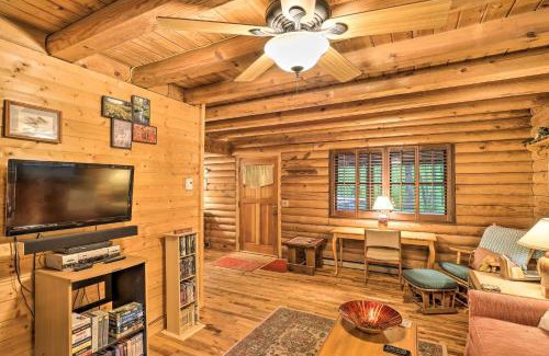Brevard House | Serene Brevard Cabin about 7 Miles to State Forest!