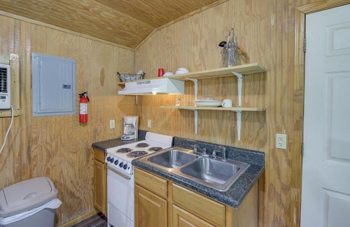 Briceville House | Serene Briceville Vacation Rental Cabin with Grill!