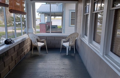 Palatka House | Serene bungalow with AC in Palatka - 3 bedrooms available