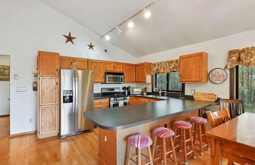 Windham Ski Chalet | Serene Catskills Riverfront Chalet. HotTub + Views!