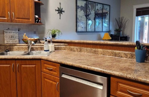 Langford House | Serene & Comfy Home in Langford