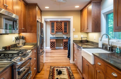 Harrods Creek House | Serene Creekside Estate in Louisville