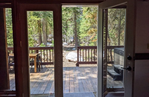 Serene Lakes House | Serene Dacha | Hot Tub & Sauna | Huge Loft