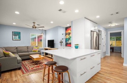 East MLK House | Serene East Austin Getaway-2Br-Private Yard