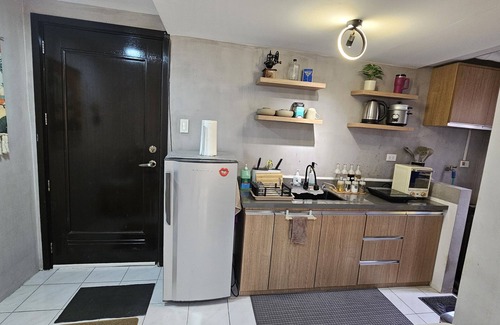 Moonwalk Condo | Serene Escape: Near BGC & NAIA