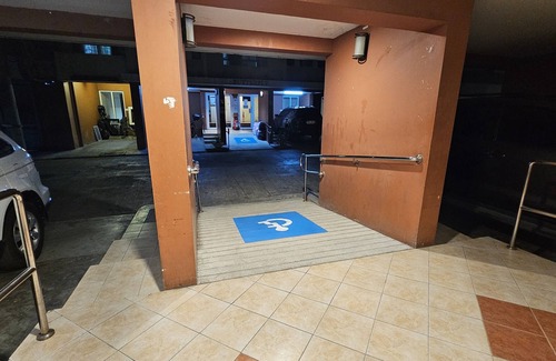 Moonwalk Condo | Serene Escape: Near BGC & NAIA