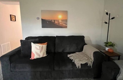 Chesterton Apartment | Serene Family Townhouse