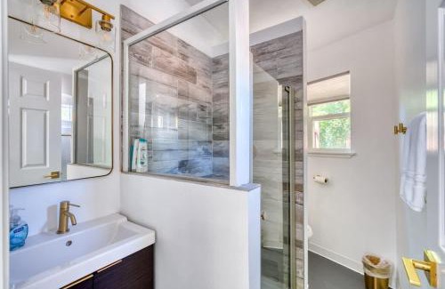 Ashcreek Apartment | Serene Forest Studio - Walk to Multnomah Village