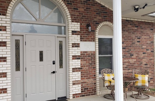 Joplin Condo | Serene, Fully Equipped Condo in Convenient, Safe Complex. Updated &Pet Friendly!