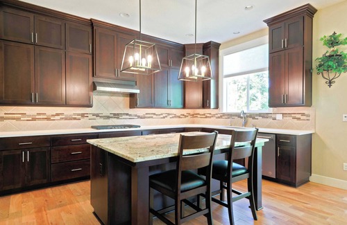 Bonny Slope House | Serene Haven Heights on Kinsley Terrace #41862