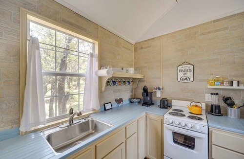 Fredericksburg Cabin | Serene Hill Country Couple's Retreat Near Wineries