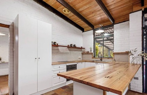 Helena Valley House | Serene Hills Retreat - Spacious & Peaceful Escape