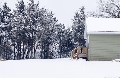 Green Lake Cabin | Serene Hilltop Escape - Lake Views!!