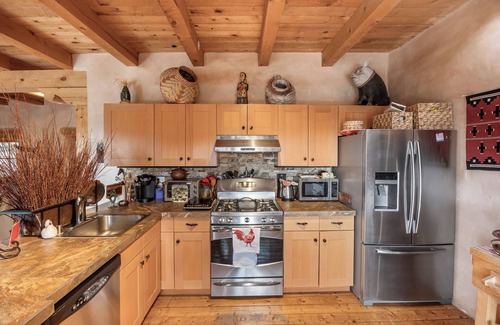 Canoncito House | Serene Historic Santa Fe: Sunset Views