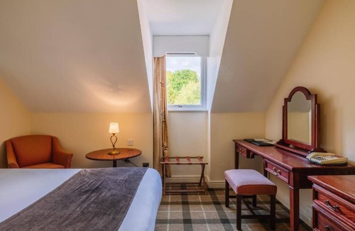 Ipswich Hotel | Serene Historic Stay with Pool, Solarium & Access to Picturesque Gardens